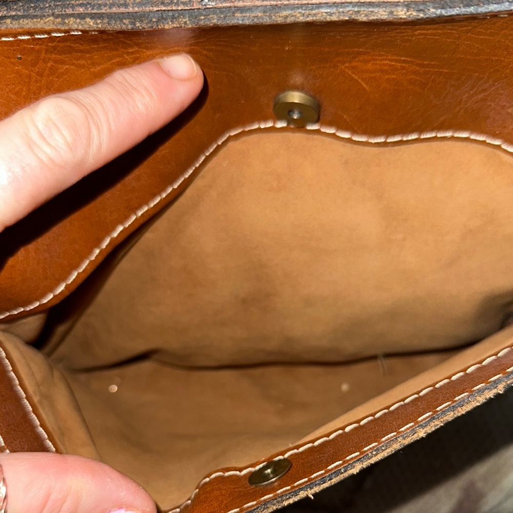 Patricia Nash Brown tan Leather Shoulder Bag lots of room no call outs nice 👍 - Picture 6 of 15